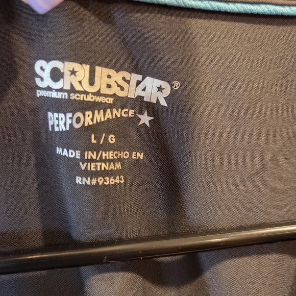 ‼️3/$30‼️Scrubstar Performance Scrub Top Large Gray Zippered Pocket V Neck - Picture 2 of 13